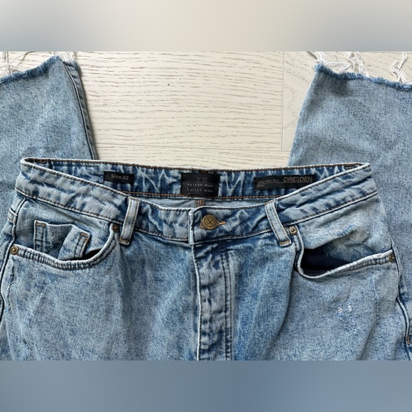 DRESDEN Highwasted Jeans - Picture 4 of 8